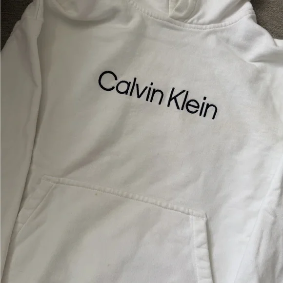 Calvin Klein Classic White Pullover - Picture 2 of 2